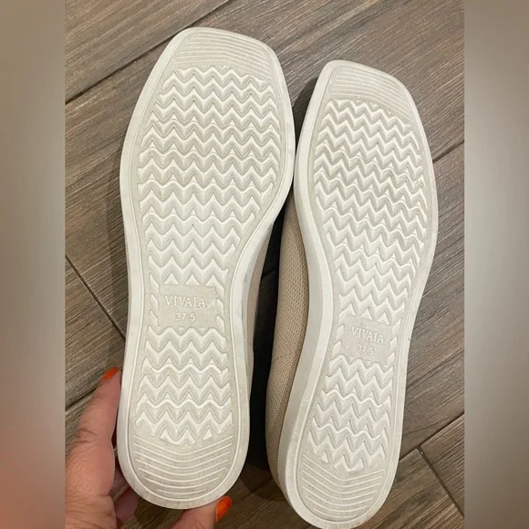 Vivaia Square-Toe All Day Standing flats (Mabel) in almond color - size 7 - Picture 5 of 5